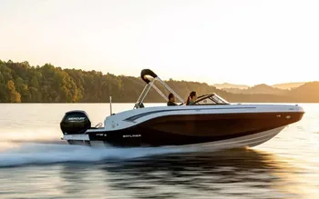 Déstockage 2025 chez Batel Plaisance (10) : jusqu’à 12 000 € de remise sur les bateaux à moteur Bayliner et Quicksilver
