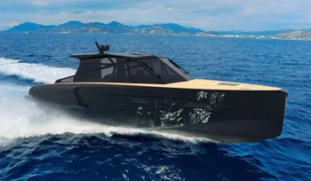 Nouveauté 2025 - Evo Yachts lève le voile sur le R4 Icone, héritier d’une décennie d’audace
