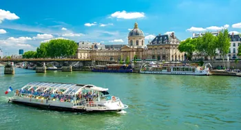 Bateaux-Mouches à Paris : la plus belle façon de découvrir la capitale depuis la Seine